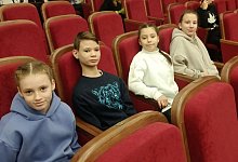  Дети центра «Надежда» на мюзикле «Летучий корабль»! 